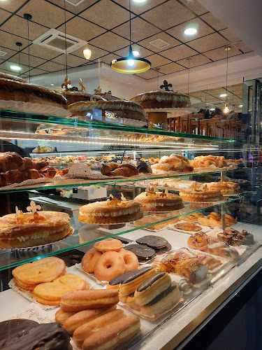 Fotografia tomada fuera de Pasteleria el Valle - Pastelería en Getafe, Madrid