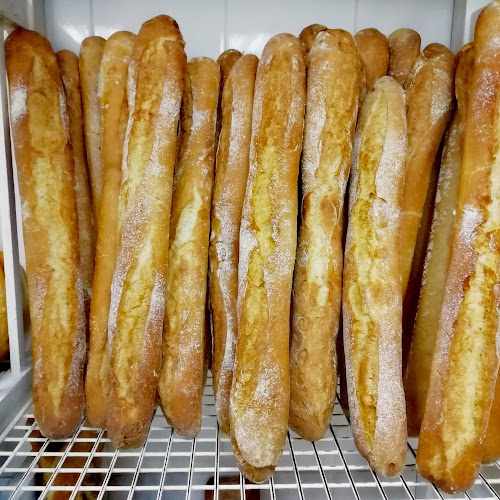 Fotografia tomada fuera de Cal Pisonc - Panadería en Gelida, Barcelona