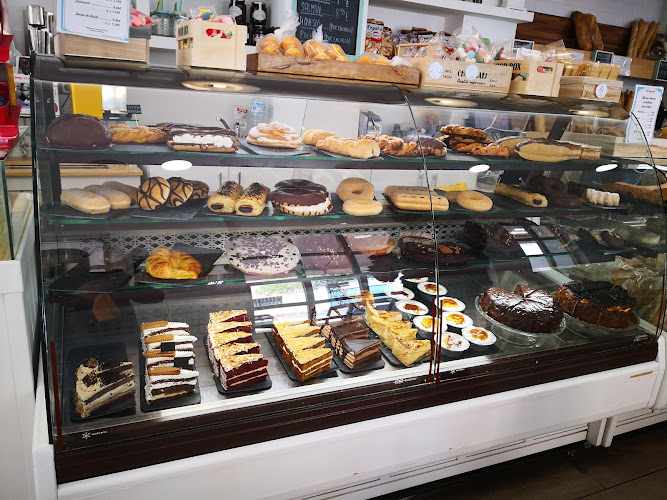 Fotografia tomada fuera de Pastelería en Cordoba | DeCarmen - Panadería en Córdoba, Córdoba