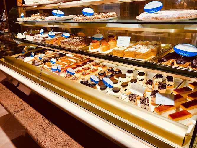 Fotografia tomada fuera de Pastelería Ángel Salazar - Pastelería en Córdoba, Córdoba