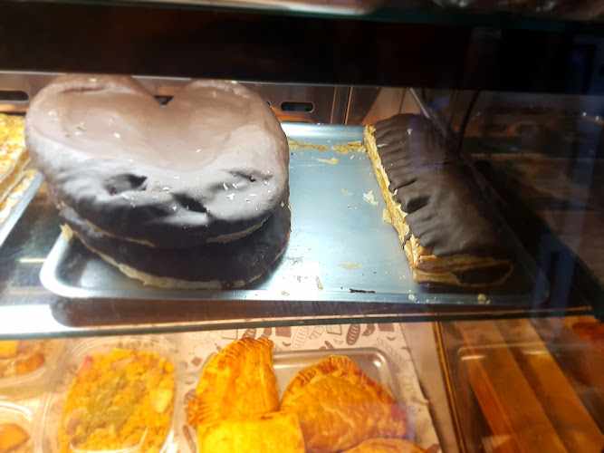 Fotografia tomada fuera de Panadería-Confitería La Palmera - Tienda de alimentación en Córdoba, Córdoba