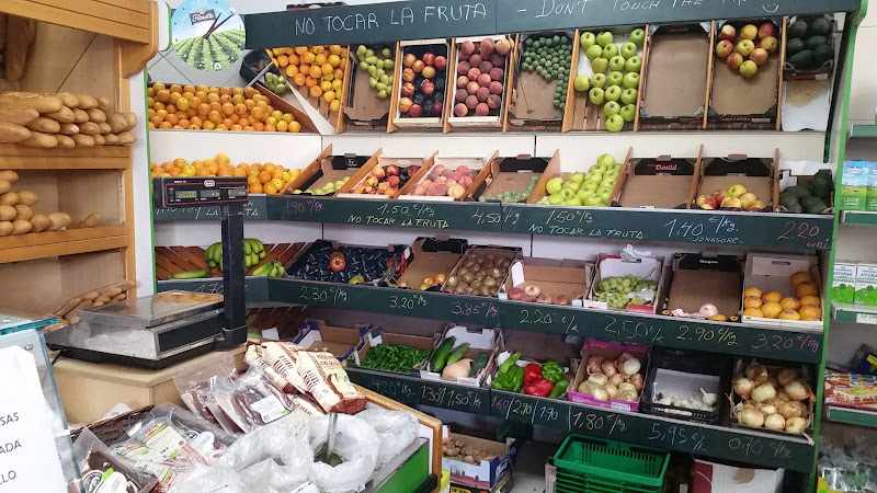 Fotografia tomada fuera de Supermercado Peñamesada - Tienda de alimentación en Celorio, Asturias