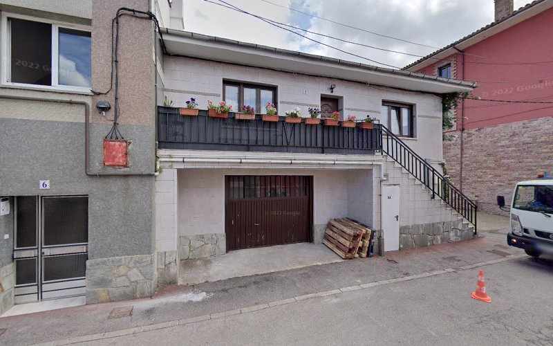 Fotografia tomada fuera de Restaurante De Trasona - Panadería en Gudín, Asturias