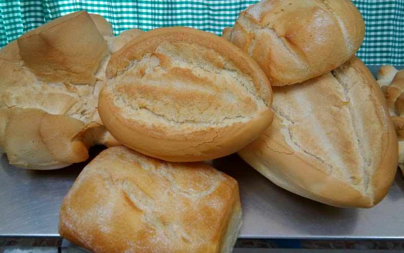 Fotografia tomada fuera de Panadería Miguel Angel - Panadería en Carmona, Sevilla