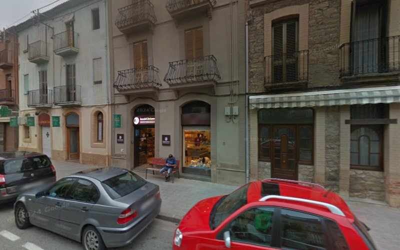 Fotografia tomada fuera de Forn de cabrianes - Panadería en Callús, Barcelona