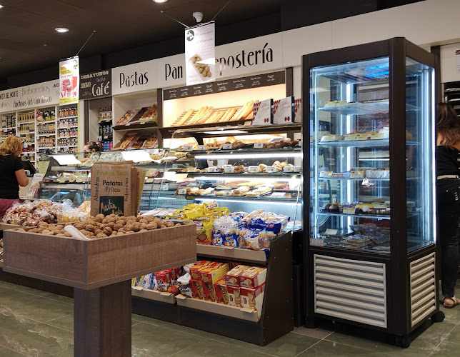 Fotografia tomada fuera de Martín Martín - Tienda de alimentación en Huesca, Huesca