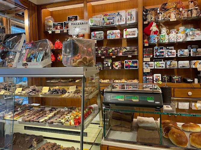 Fotografia tomada fuera de Le Chocolat Obrador & Café - Pastelería en Bilbao, Vizcaya