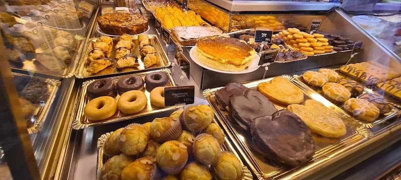Fotografia tomada fuera de Monte Pinos Selección - Supermercado en Madrid, Madrid