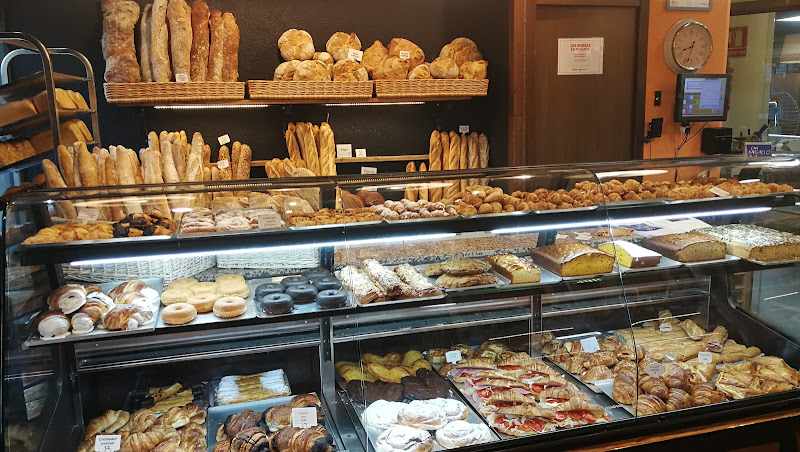 Fotografia tomada fuera de Forn Can Bargalló - Forn de pa en Barcelona, Barcelona