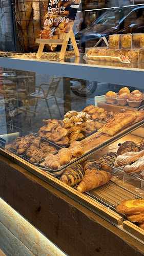 Fotografia tomada fuera de Panet Londres - Forn de Pa, Pastisseria i Cafeteria - Panadería en Barcelona, Barcelona