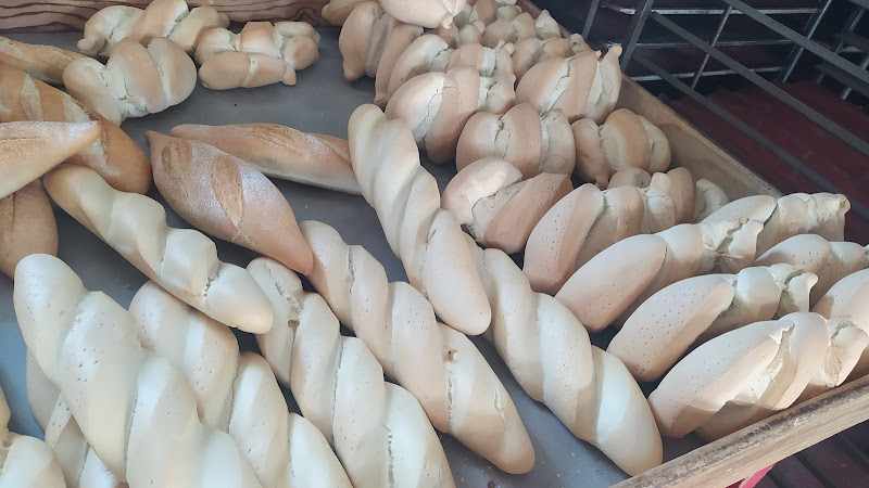 Fotografia tomada fuera de Panadería Miguel Rosales - Bakery en Puente Genil, Córdoba