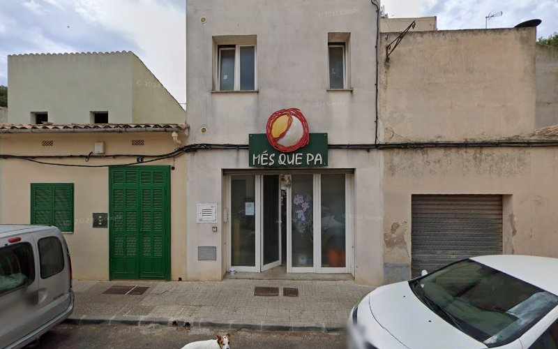 Fotografia tomada fuera de Més que pa. Ecoforn - Forn de pa en Porto Cristo, Baleares