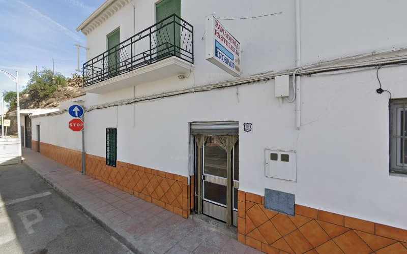Fotografia tomada fuera de Panificadora PinosPan - Panadería en Pinos Puente, Granada