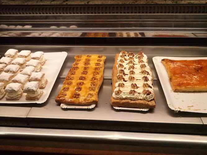 Fotografia tomada fuera de Forn pastisseria Herrera - Panadería en Massamagrell, Valencia