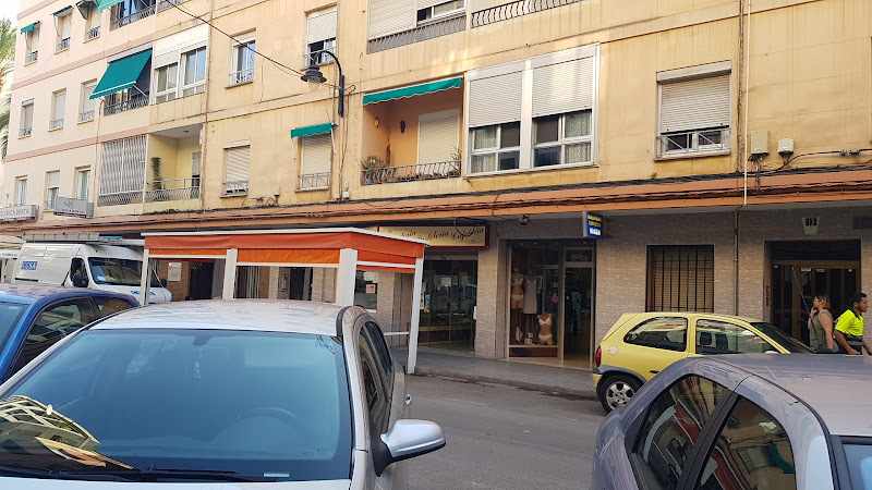 Fotografia tomada fuera de Panaderia Pasteleria Cafeteria - Panadería en Masamagrell, Valencia