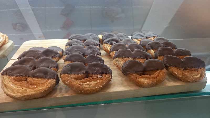 Fotografia tomada fuera de Pastelería Elvira - Pastelería en Piedras Blancas, Asturias