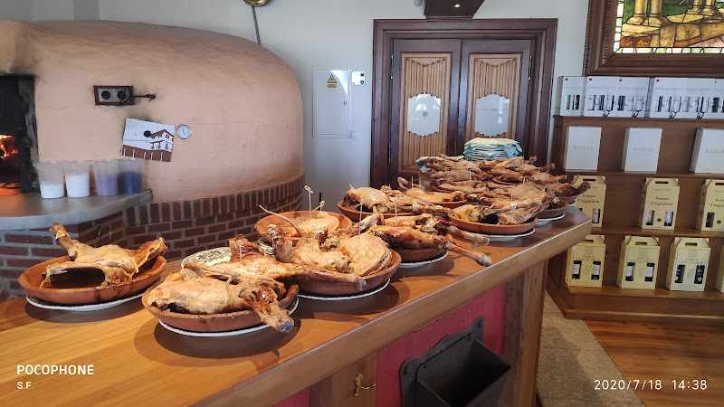 Fotografia tomada fuera de Restaurante Castillo de Izán - restaurantes en Gumiel de Izán, Burgos