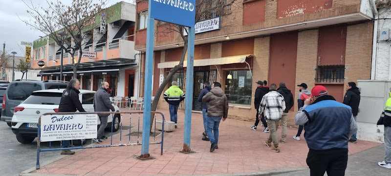 Fotografia tomada fuera de Dulces NAVARRO BOLLERÍA-PASTELERÍA. - Pastelería en Tarancón, Cuenca