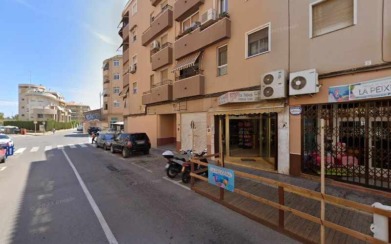 Fotografia tomada fuera de Panadería Lloret y Jordá - Panadería en Villajoyosa, Alicante