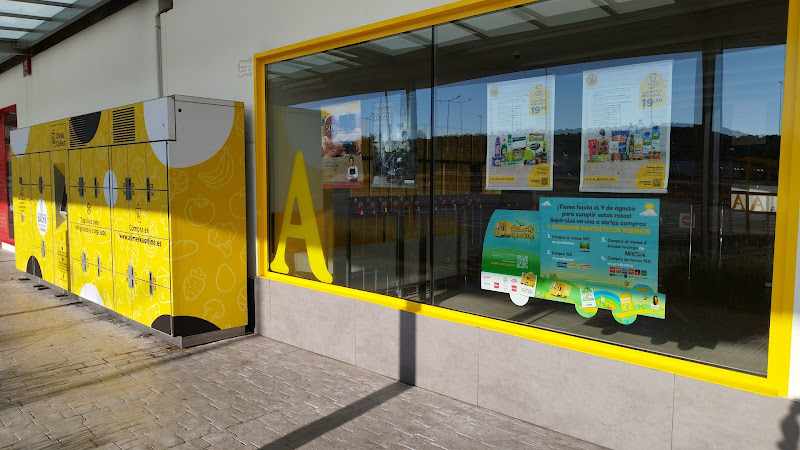 Fotografia tomada fuera de Supermercados Alimerka - Supermercado en León, León