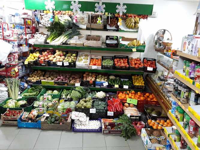 Fotografia tomada fuera de Autoservicio Marga Tigel S.L. - Supermercado en Valjunquera, Teruel