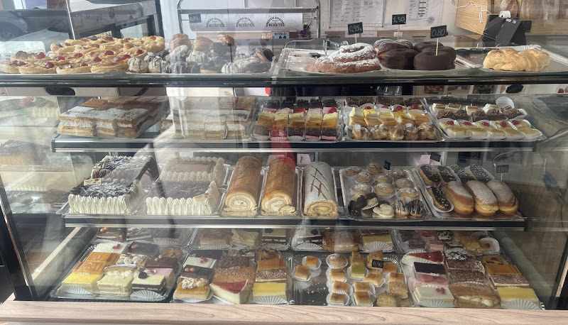 Fotografia tomada fuera de PANADERIA EL NEGRITO - Panadería mayorista en Cervera de Pisuerga, Palencia