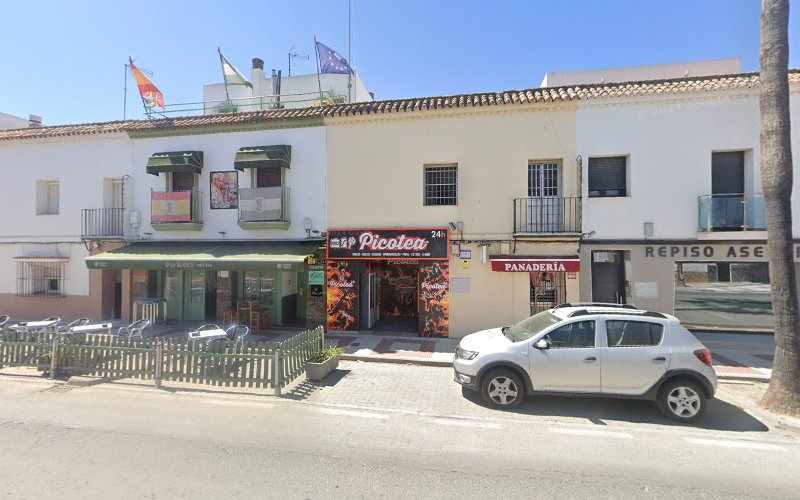Fotografia tomada fuera de Horno Los Suaves - Panadería en Lebrija, Sevilla