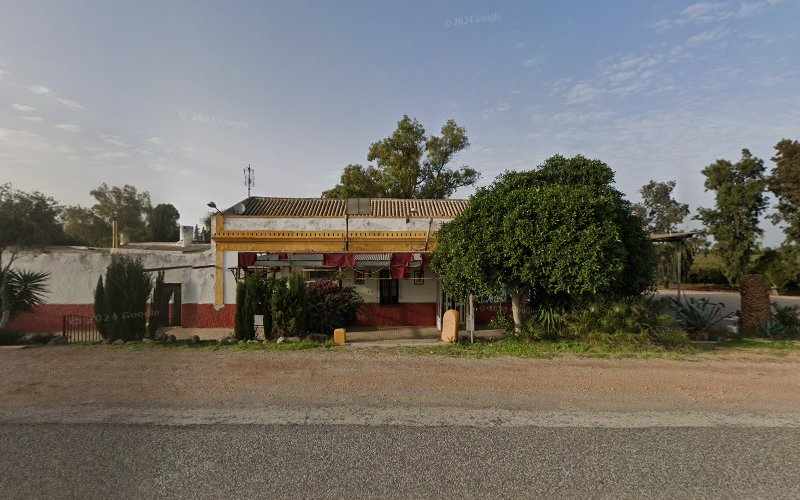 Fotografia tomada fuera de Panadería Santa Maria Luisa - Panadería en Lebrija, Sevilla