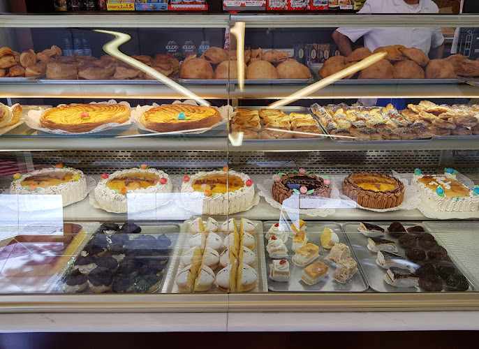 Fotografia tomada fuera de Panadería Hermanos Gil - Pastelería en Jumilla, Murcia