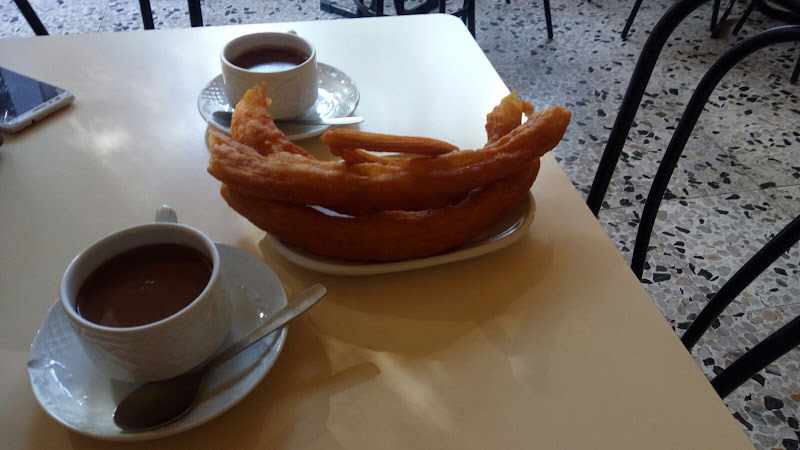 Fotografia tomada fuera de Churrería-Chocolatería El Pino - Churrería en Guadalajara, Guadalajara