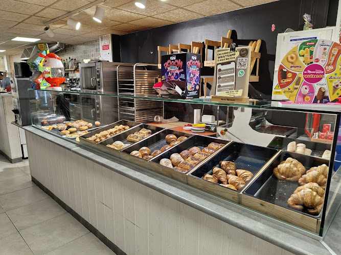 Fotografia tomada fuera de Rustik Cafeteria - Cafetería en Figueres, Girona