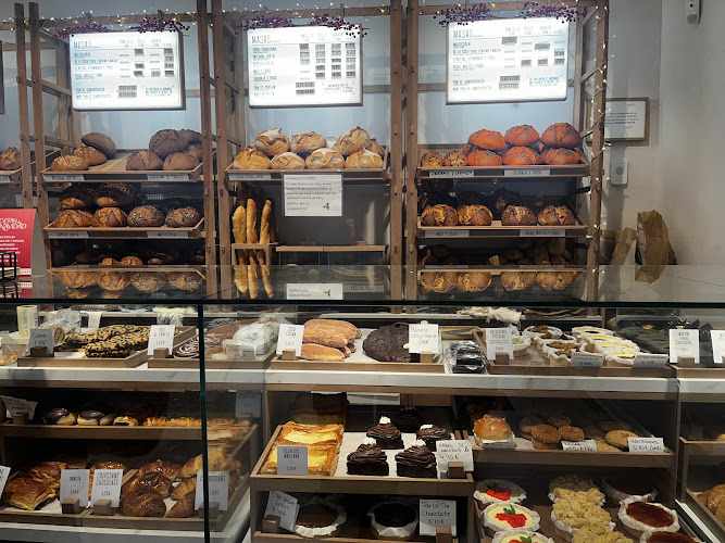 Fotografia tomada fuera de Fermento Casa de Panaderos - Panadería en Estepona, Málaga