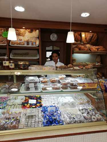 Fotografia tomada fuera de Panadería Escalona - Panadería en Algeciras, Cádiz