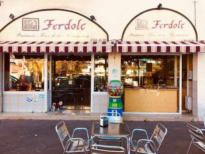 Fotografia tomada fuera de Ferdolç Pastisseria - Pastelería en Sant Pere de Ribes, Barcelona