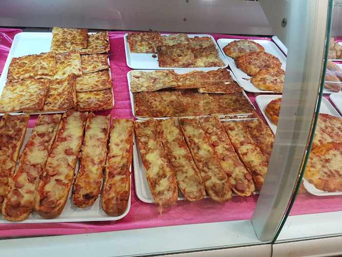 Fotografia tomada fuera de Forn de Pa Hidalgo - Bakery en Sant Pere de Ribes, Barcelona