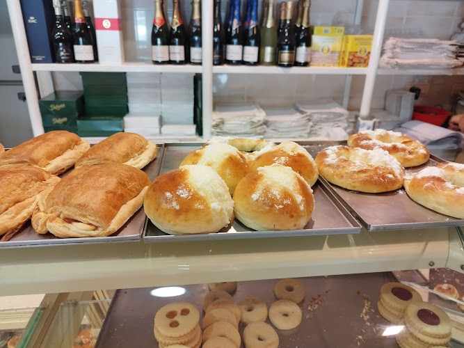 Fotografia tomada fuera de Pastelería Los Infantes - Panadería en Salas de los Infantes, Burgos