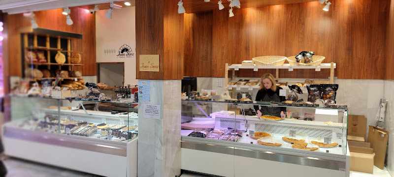 Fotografia tomada fuera de Panadería Juan Sanz Chamberí - Pastelería en Madrid, Madrid