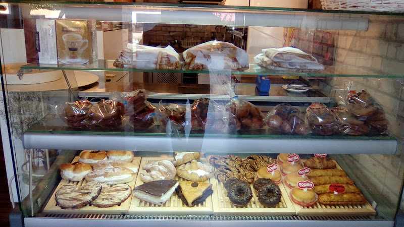 Fotografia tomada fuera de La Guinda - Pastelería en Montoro, Córdoba