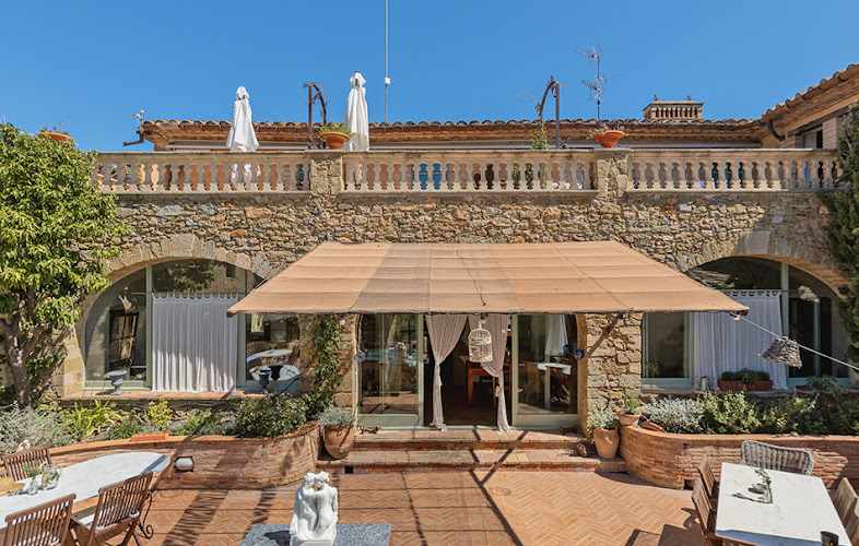 Fotografia tomada fuera de El Palauet de Monells - Adults Only - hoteles en Monells, Girona