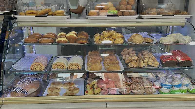 Fotografia tomada fuera de Panadería GUSTAPAN - Panadería en Mislata, Valencia