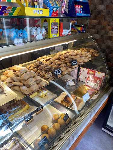 Fotografia tomada fuera de Forn Artesà Hermanos Tatay Puchades SL - Panadería en Valencia, Valencia