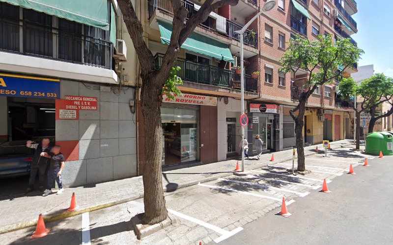 Fotografia tomada fuera de Hermanos Royuela S.C. - Panadería en Mislata, Valencia