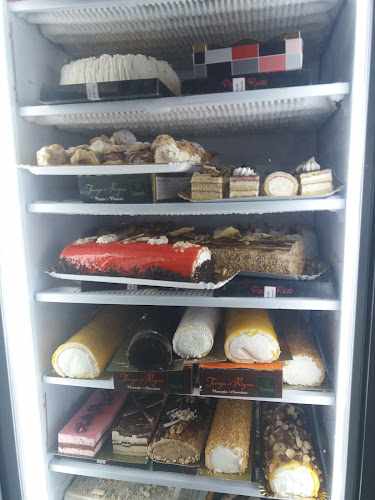 Fotografia tomada fuera de Panadería Rafael Martínez - Panadería en Milagro, Navarra
