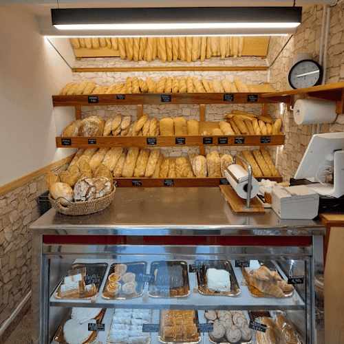 Fotografia tomada fuera de El Mendrugo - Panadería en Castro-Urdiales, Cantabria