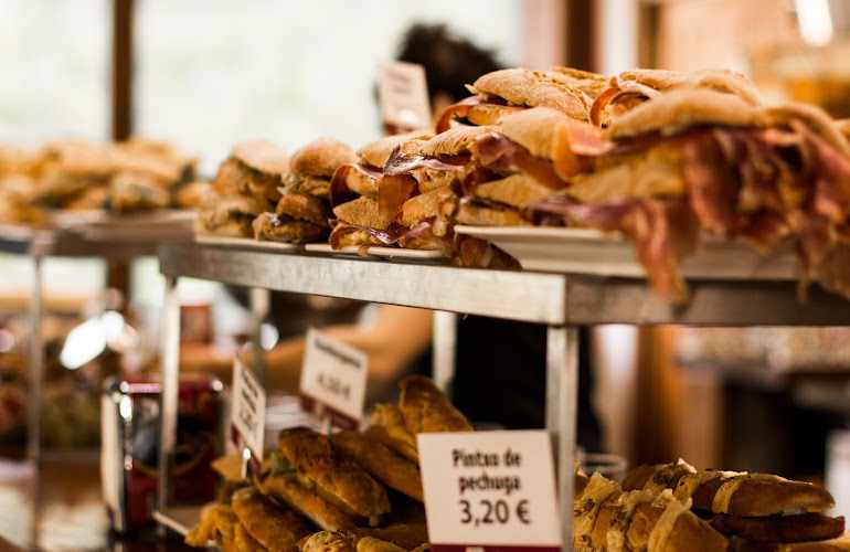 Fotografia tomada fuera de Restaurante Luzaide - restaurantes en Mendaro, Guipúzcoa