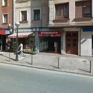 Fotografia tomada fuera de Ekonomato - Tienda de golosinas en Mungia, Vizcaya