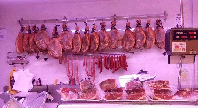 Fotografia tomada fuera de Carnicería Los Orruño (Charcutería, Frutería, Panadería, Ultramarinos) - Carnicería en Zaragoza, Zaragoza