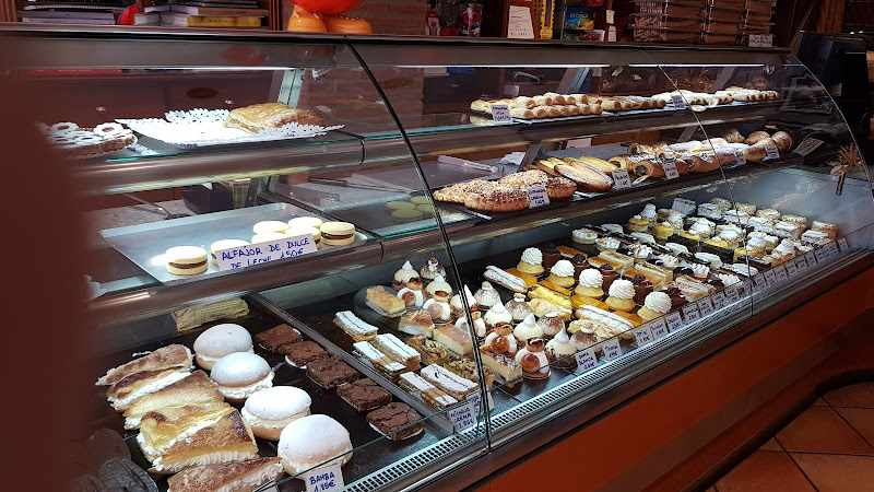 Fotografia tomada fuera de Pastelería Marquesa de Pinares - Pastelería en Mérida, Badajoz