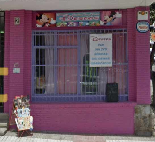 Fotografia tomada fuera de Deseos Golosinas Panaderia - Tienda de alimentación en Mérida, Badajoz