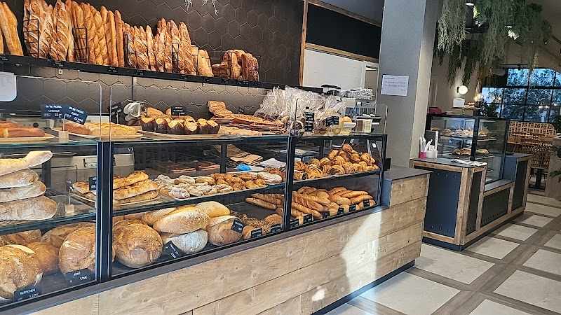 Fotografia tomada fuera de Forn Noé Mataró C/ Barcelona - Panadería en Mataró, Barcelona